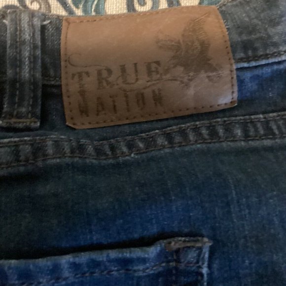 True Nation Relaxed Fit Shorts Size 46 - Picture 3 of 4